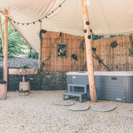 Vakantiehuis Romantic Getaway - Sauna And Jacuzzi - El Clandestino